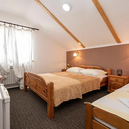 Bed & Breakfast Kameni Dvorac *