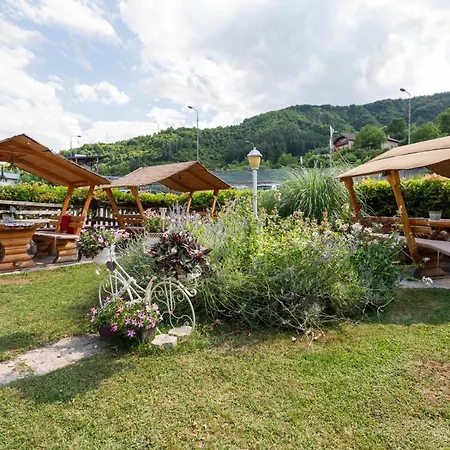 Kameni Dvorac * Tajan